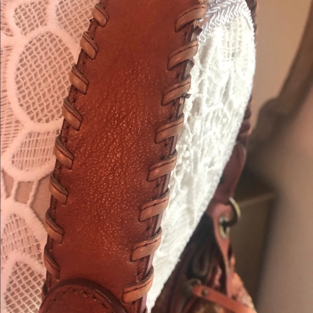 Isabella Fiore Authentic Woven Leather Shoulder Bag - Picture 4 of 16